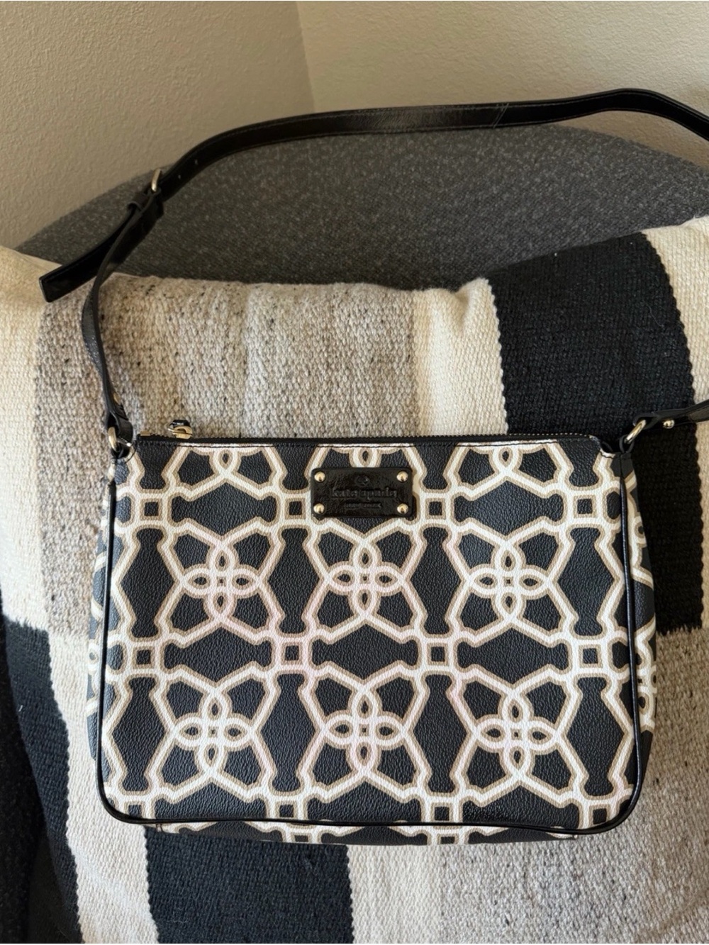 kate spade new york Black White Geometric Small Crossbody Zip Gold Hardware